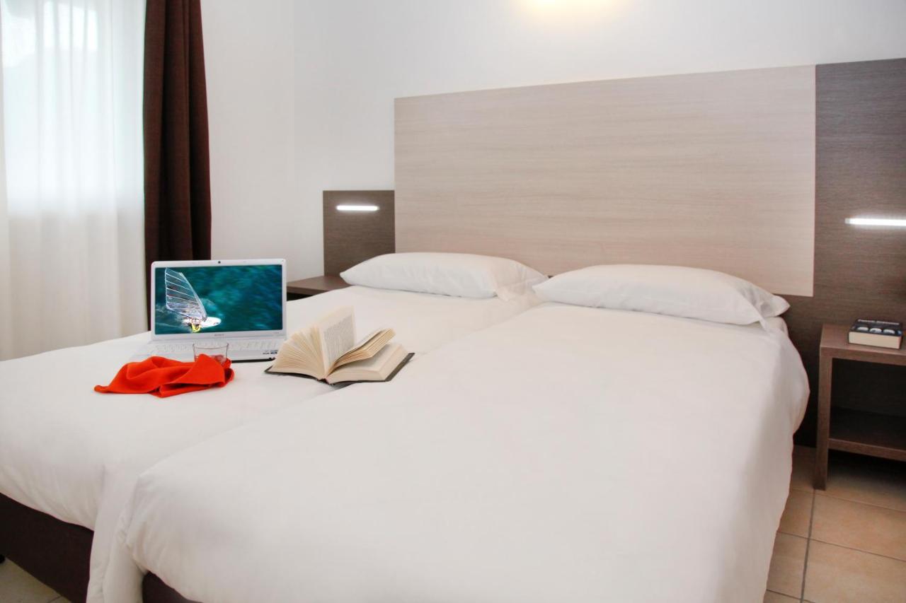 Residence Maroadi Torbole Sul Garda Room photo